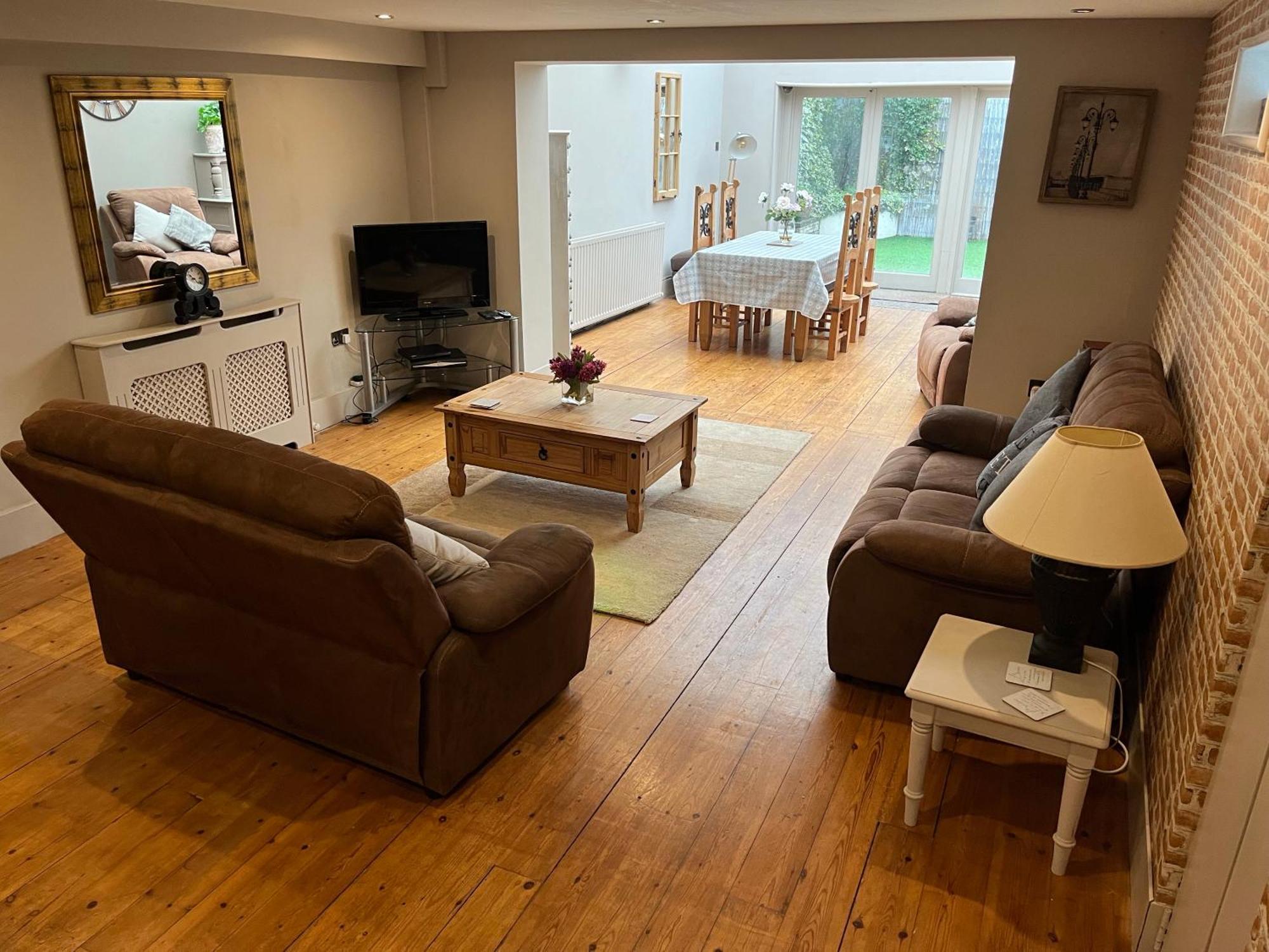 Large 2-Bed House Derbyshire Off Chatsworth Rd Chesterfield Exterior photo