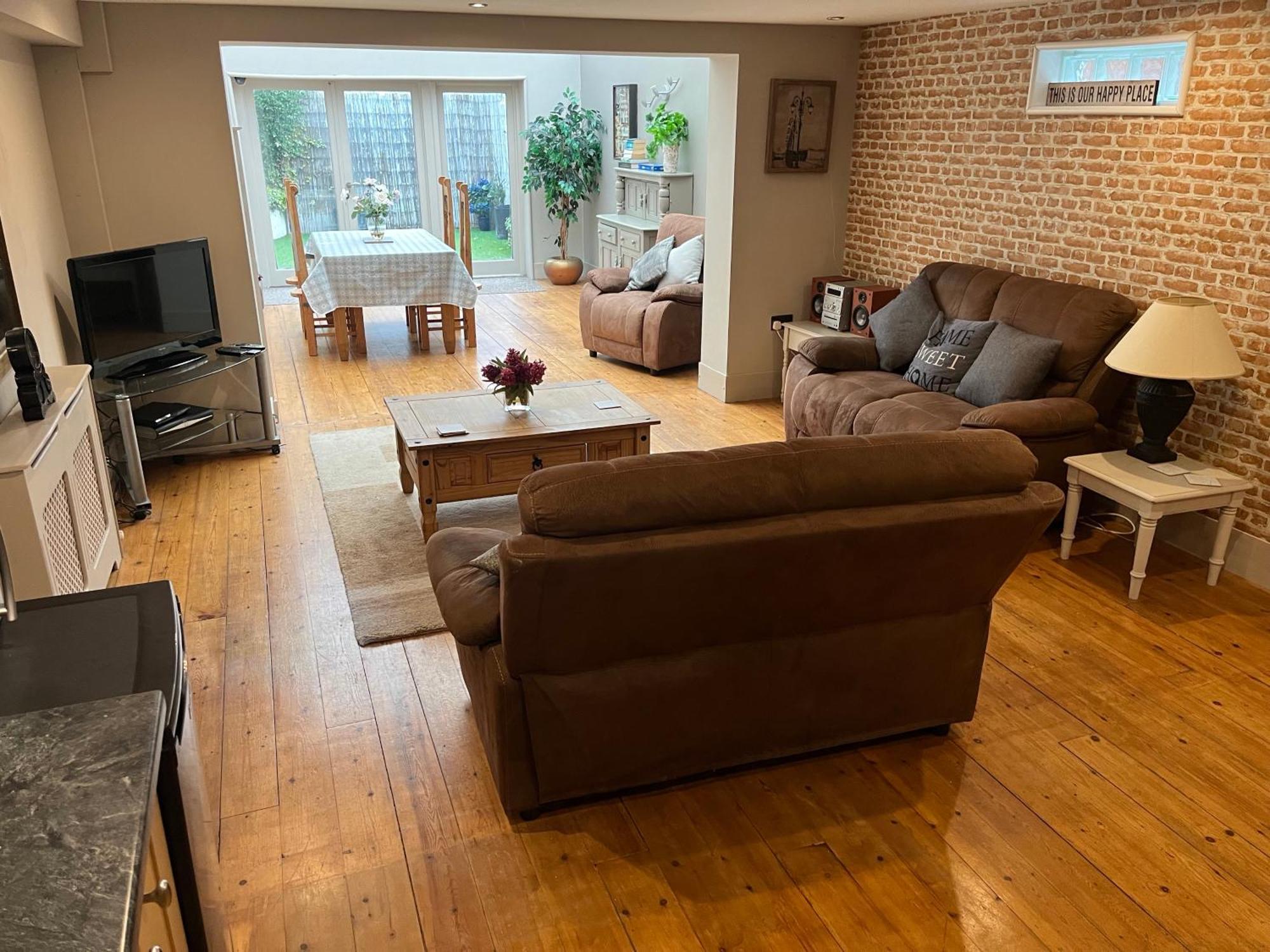 Large 2-Bed House Derbyshire Off Chatsworth Rd Chesterfield Exterior photo