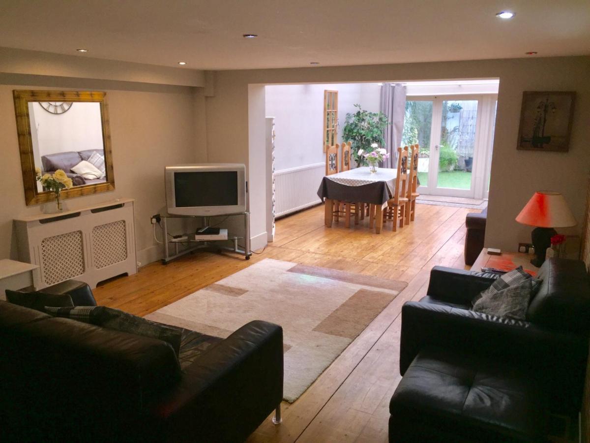 Large 2-Bed House Derbyshire Off Chatsworth Rd Chesterfield Exterior photo
